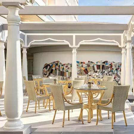 Metropole Ξενοδοχείο 4*