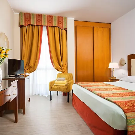 Metropole Hotel 4*